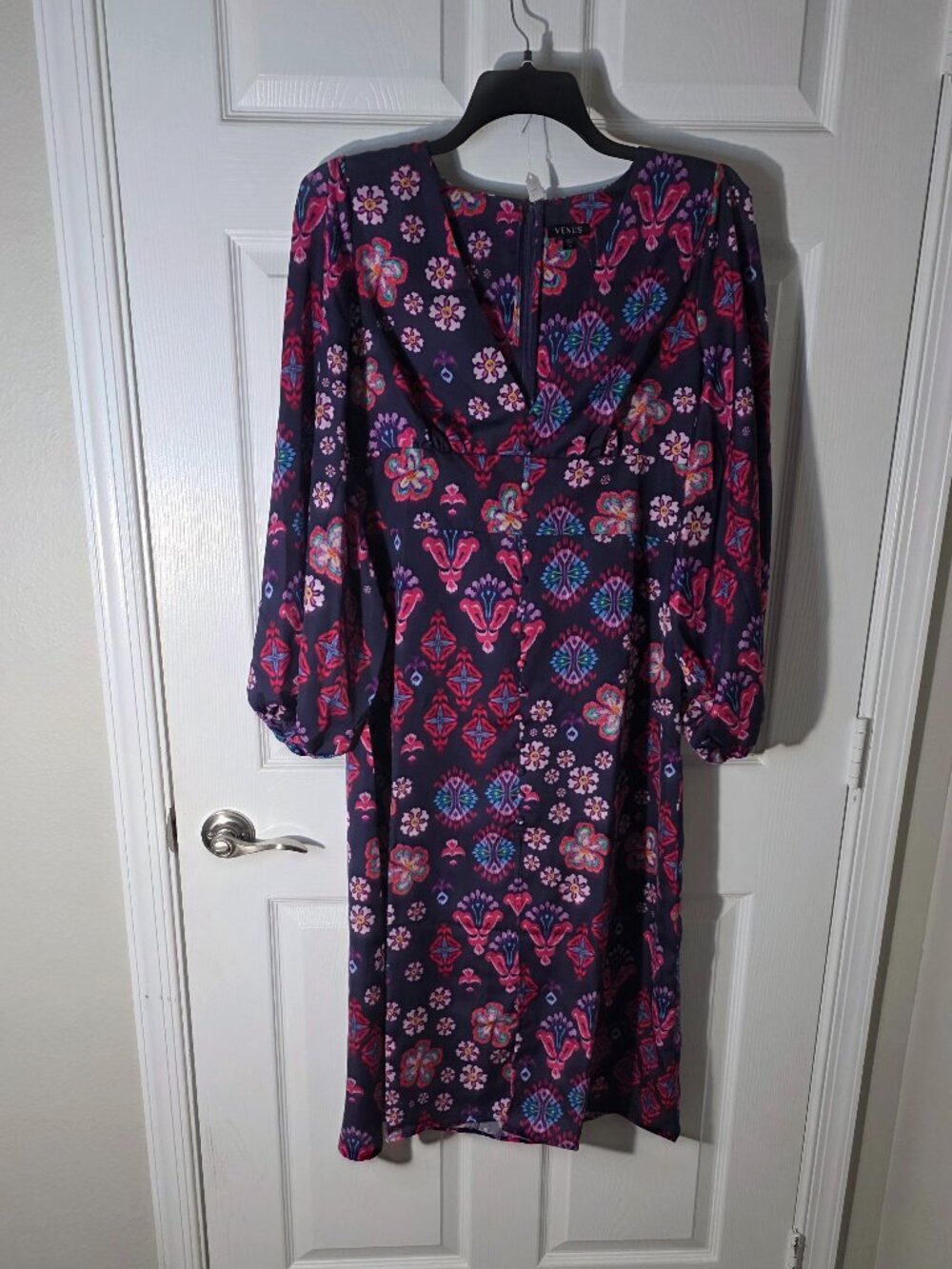 Venus WOMEN'S DIGITAL IKAT PRINT RUCHED SLEEVES RAYON MIDI DRESS 14 V-NECK, BUTT